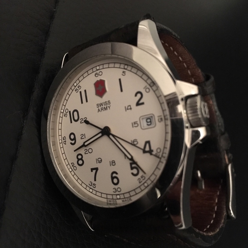 Swiss Army Classic Infantry Men's Watch 24654